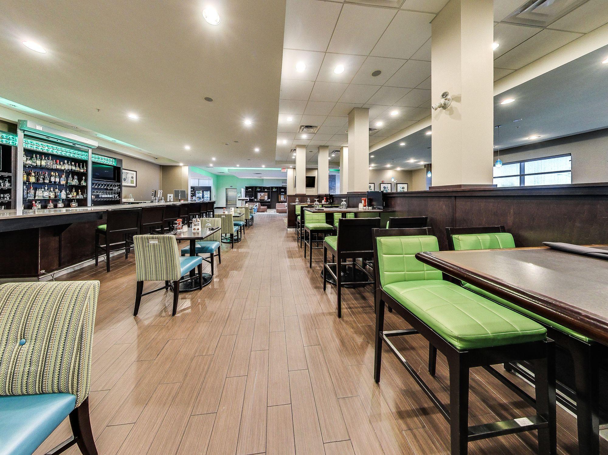Holiday Inn Hotel & Suites Edmonton Airport Conference Centre By Ihg Nisku Exteriör bild