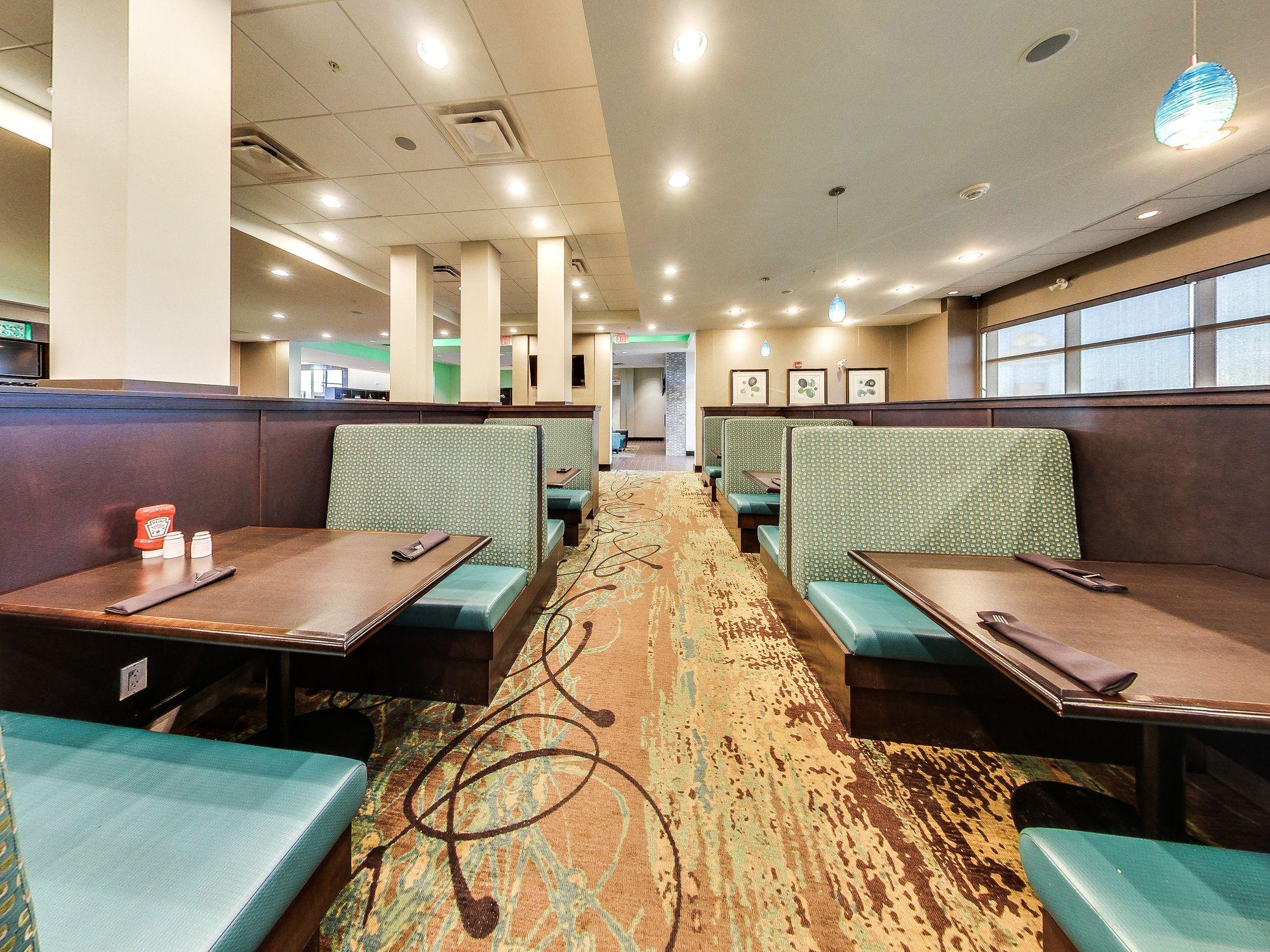 Holiday Inn Hotel & Suites Edmonton Airport Conference Centre By Ihg Nisku Exteriör bild