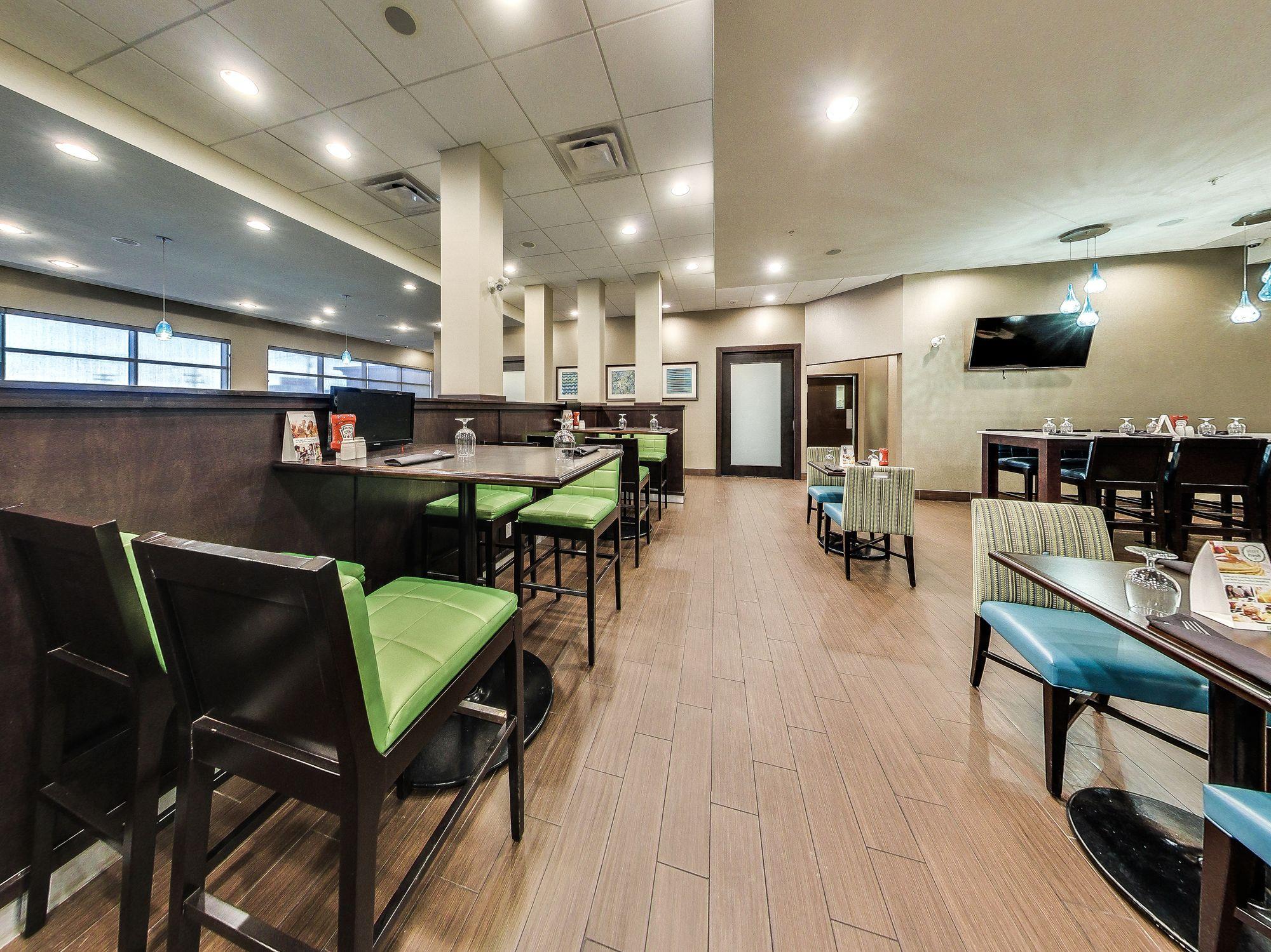 Holiday Inn Hotel & Suites Edmonton Airport Conference Centre By Ihg Nisku Exteriör bild
