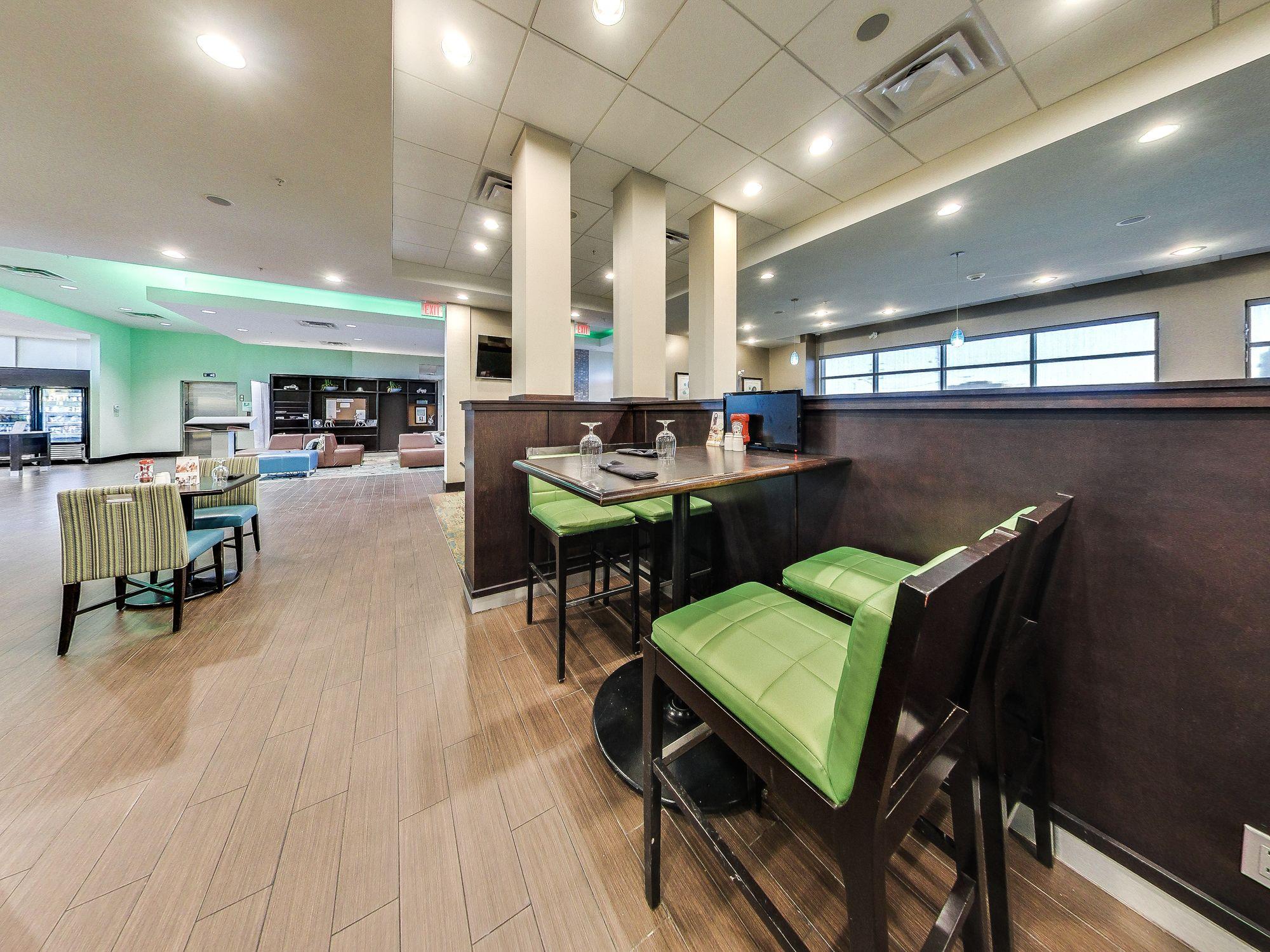 Holiday Inn Hotel & Suites Edmonton Airport Conference Centre By Ihg Nisku Exteriör bild